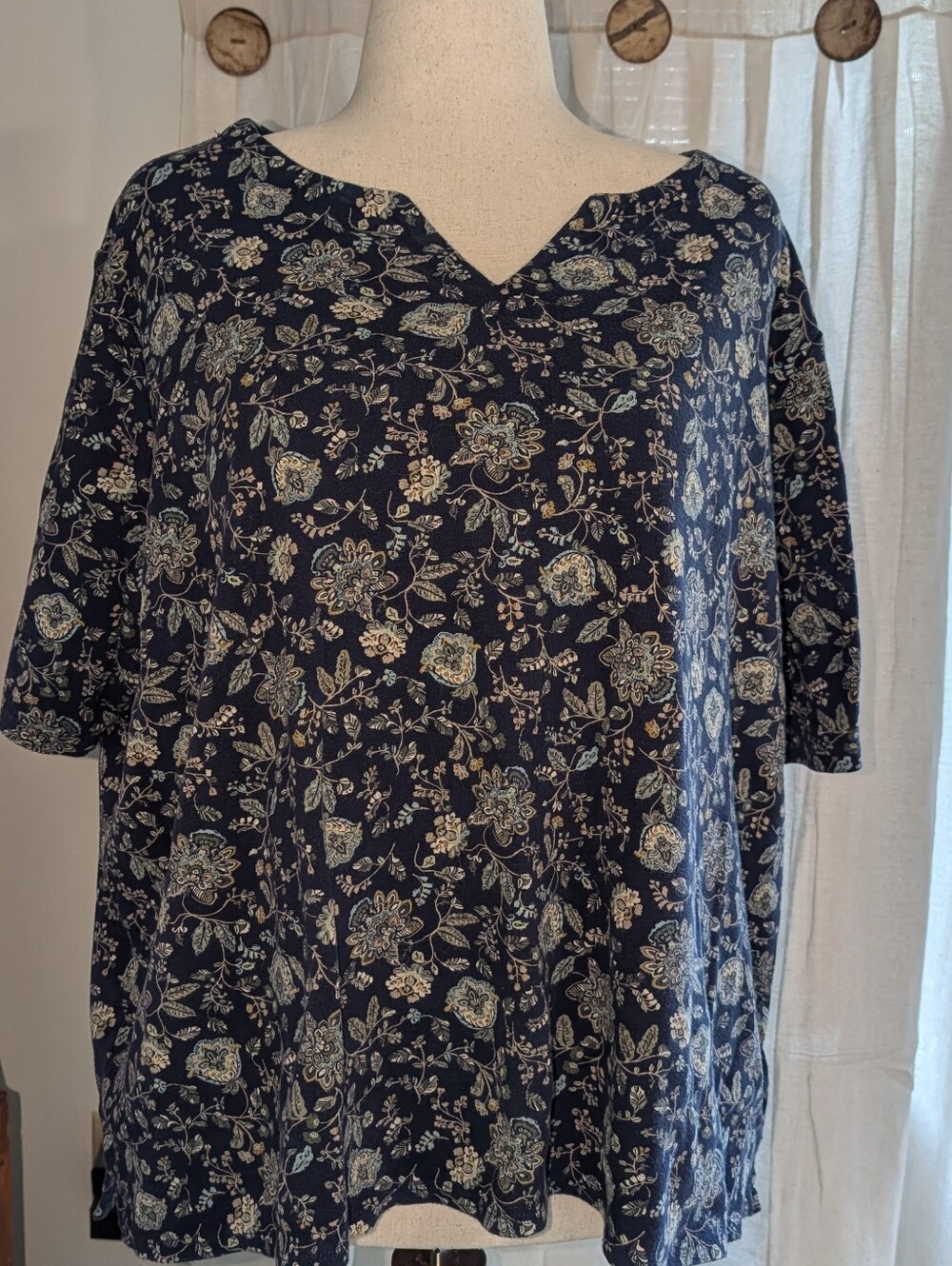 2x Croft & barrow Navy Floral V-Neck  Tee